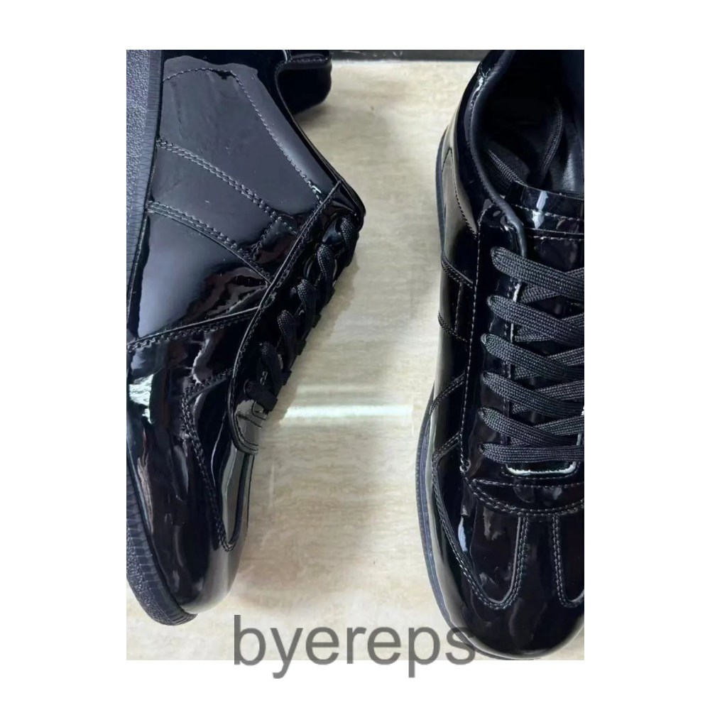 Maison Margiela Patent Leather Gats — photo 3 of 4