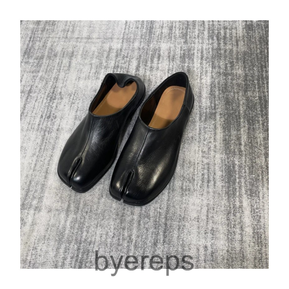 Maison Margiela Tabi Loafer — photo 4 of 4