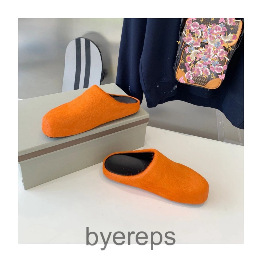 Marni Slides — photo 2 of 4