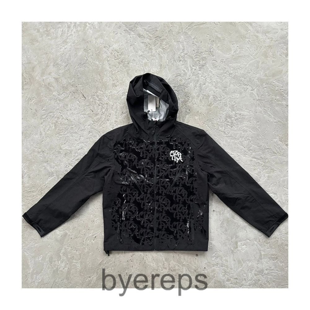 Mertra Coat