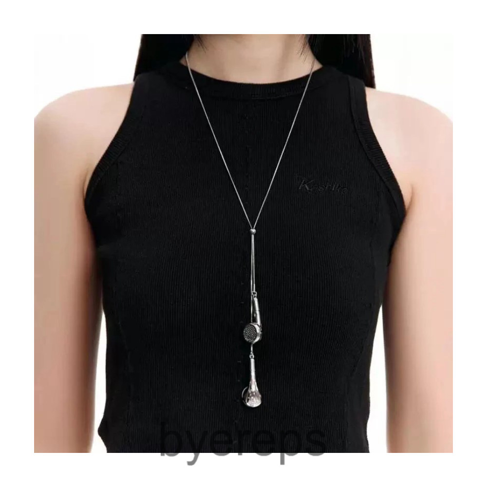 Metal Earpods Necklace