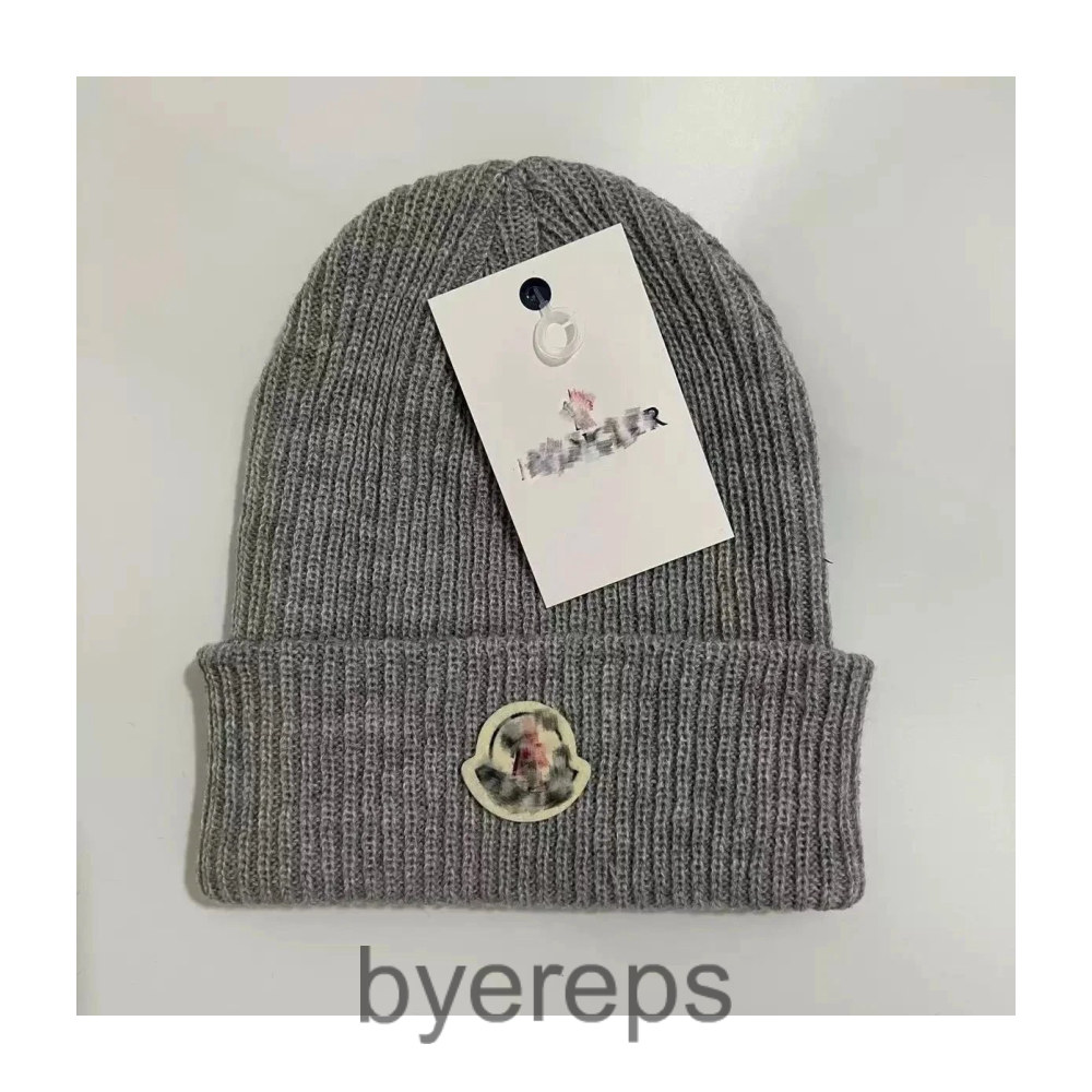 Moncler beanie — photo 3 of 4