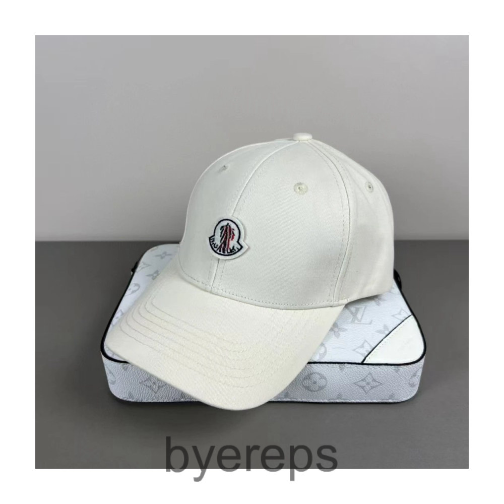 Moncler Cap — photo 2 of 4