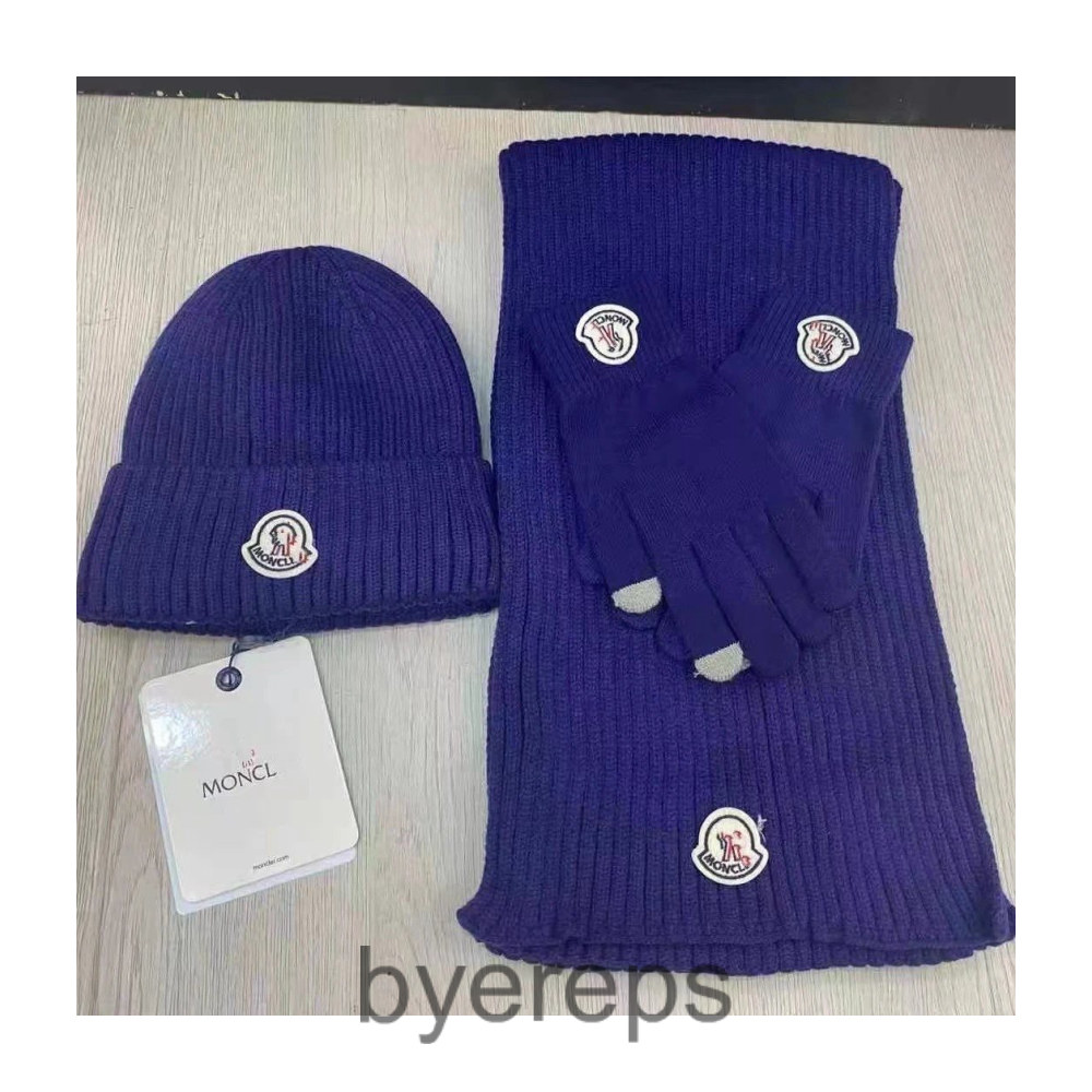 Moncler Knitted Hat — photo 4 of 4