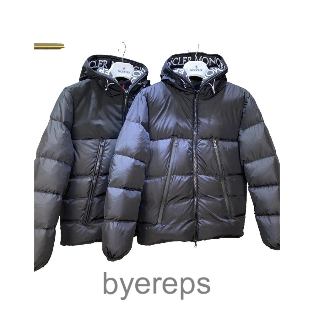 Moncler montcla Puffer Down jacket
