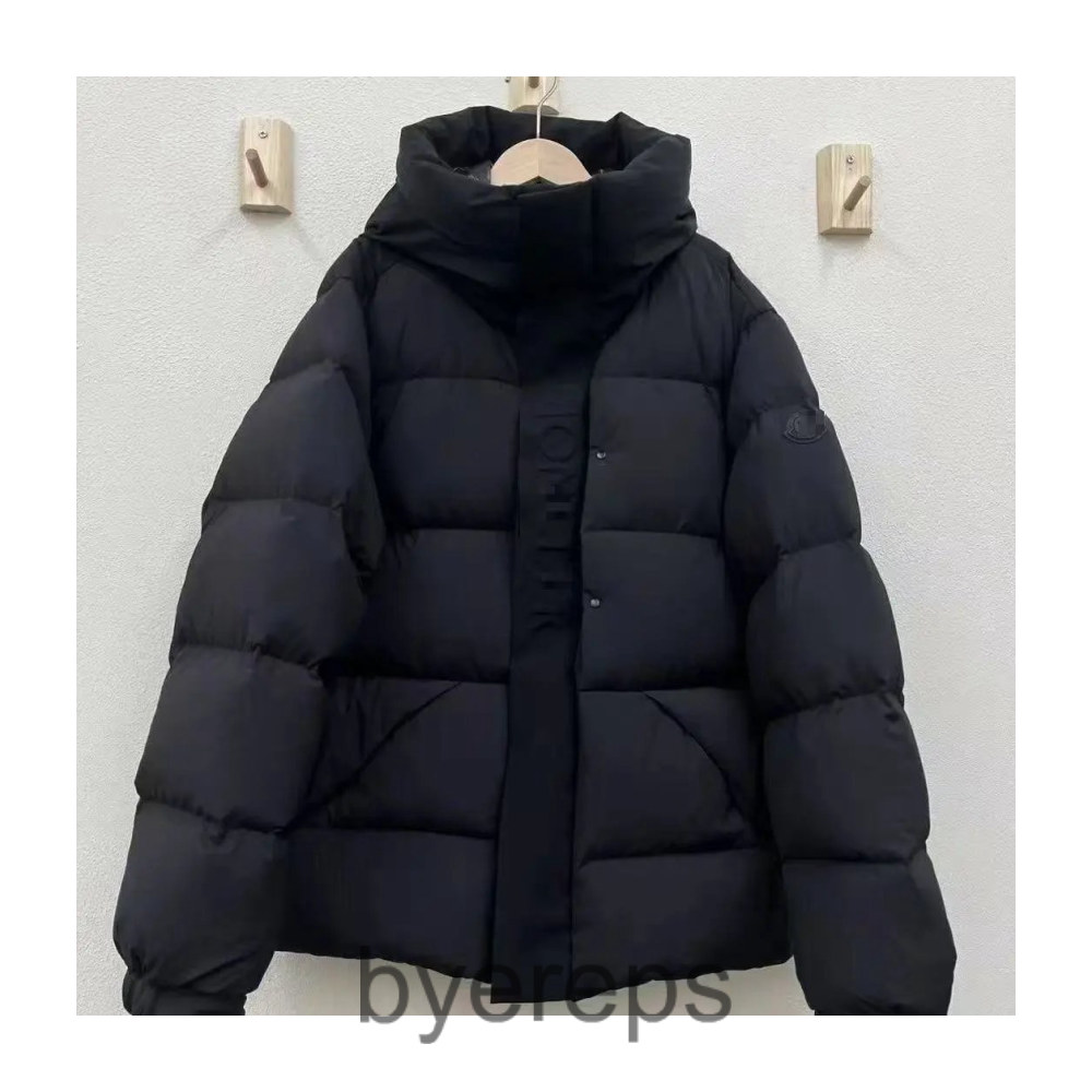 Moncler puffer — photo 2 of 4