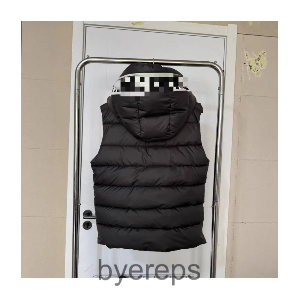 Moncler puffer vest — photo 3 of 4