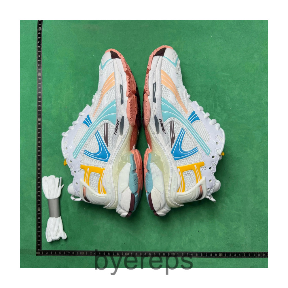 More Balenciaga Runners — photo 2 of 4