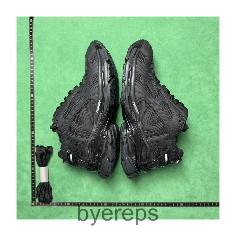 More Balenciaga Runners — photo 4 of 4