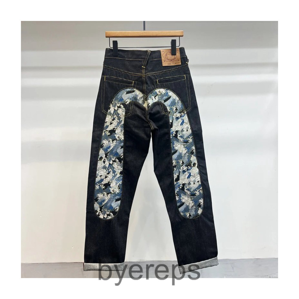 More Evisu Jeans — photo 4 of 4