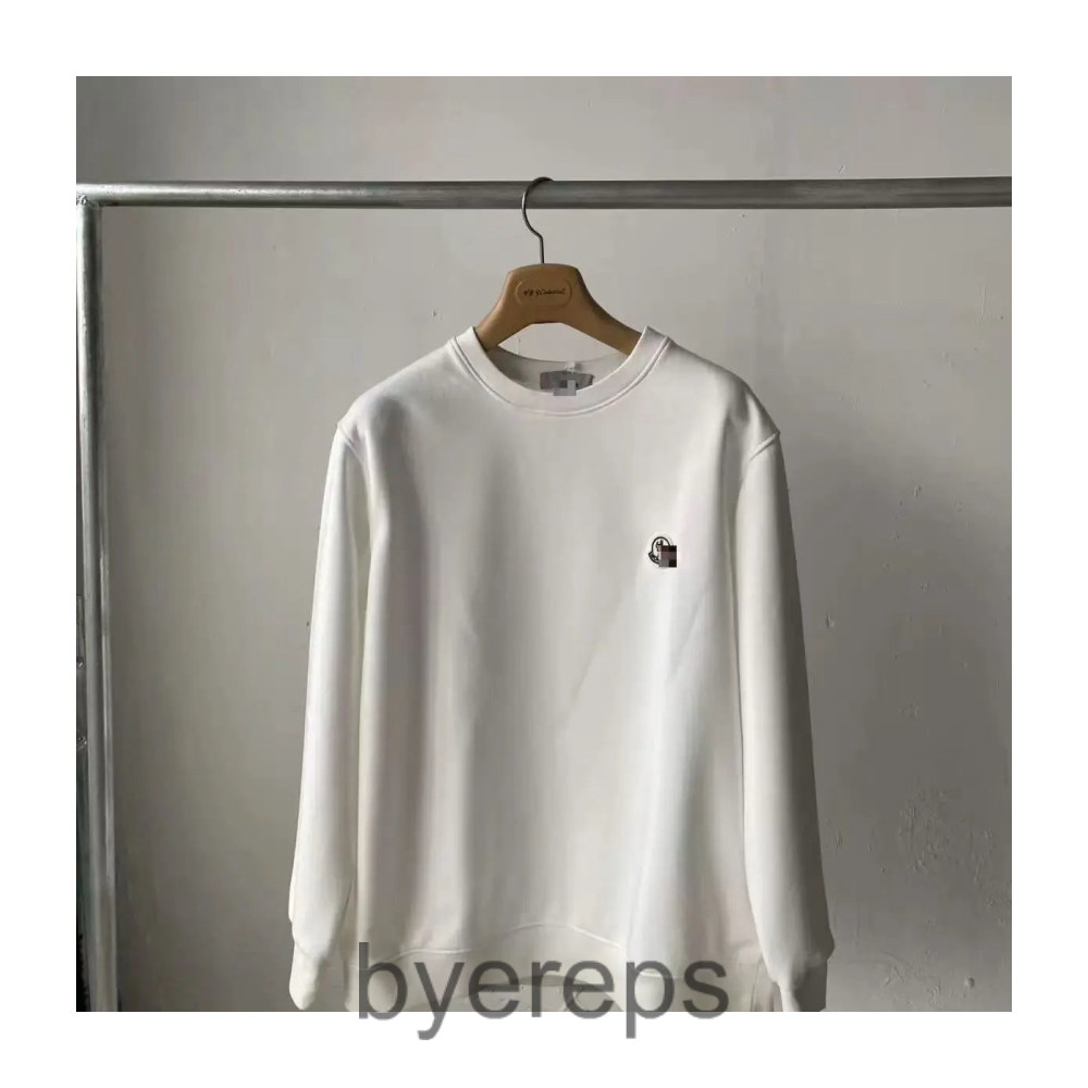 More moncler sweaters — photo 2 of 4