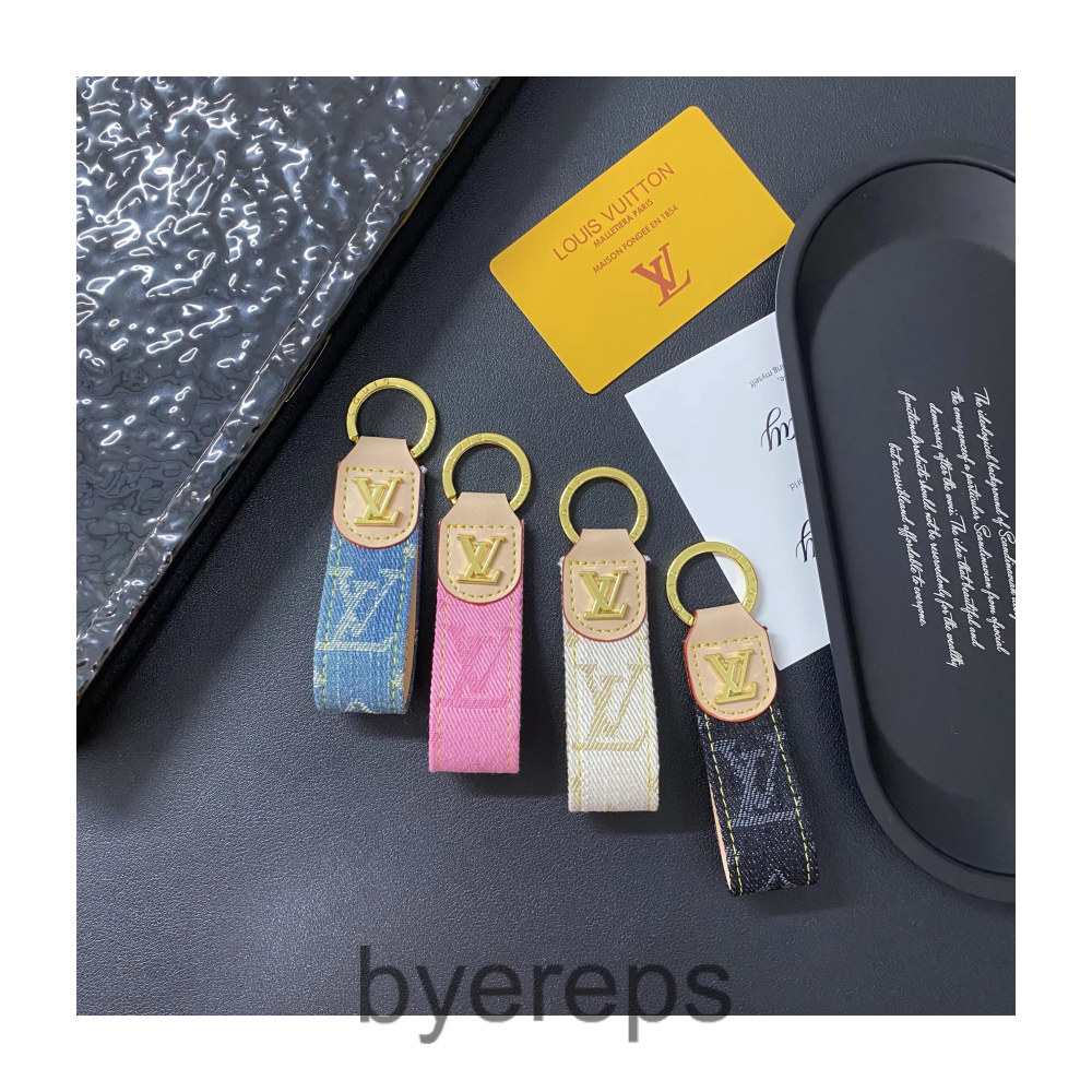 Unbranded Multi-brand Collection Keychain — photo 3 of 4