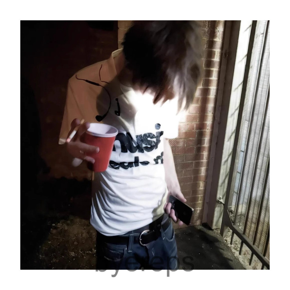 Unbranded Music heals me polo — photo 4 of 4