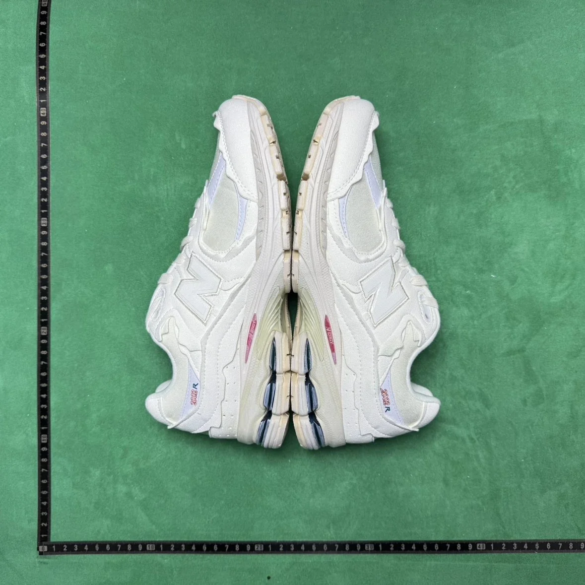New Balance 2002R