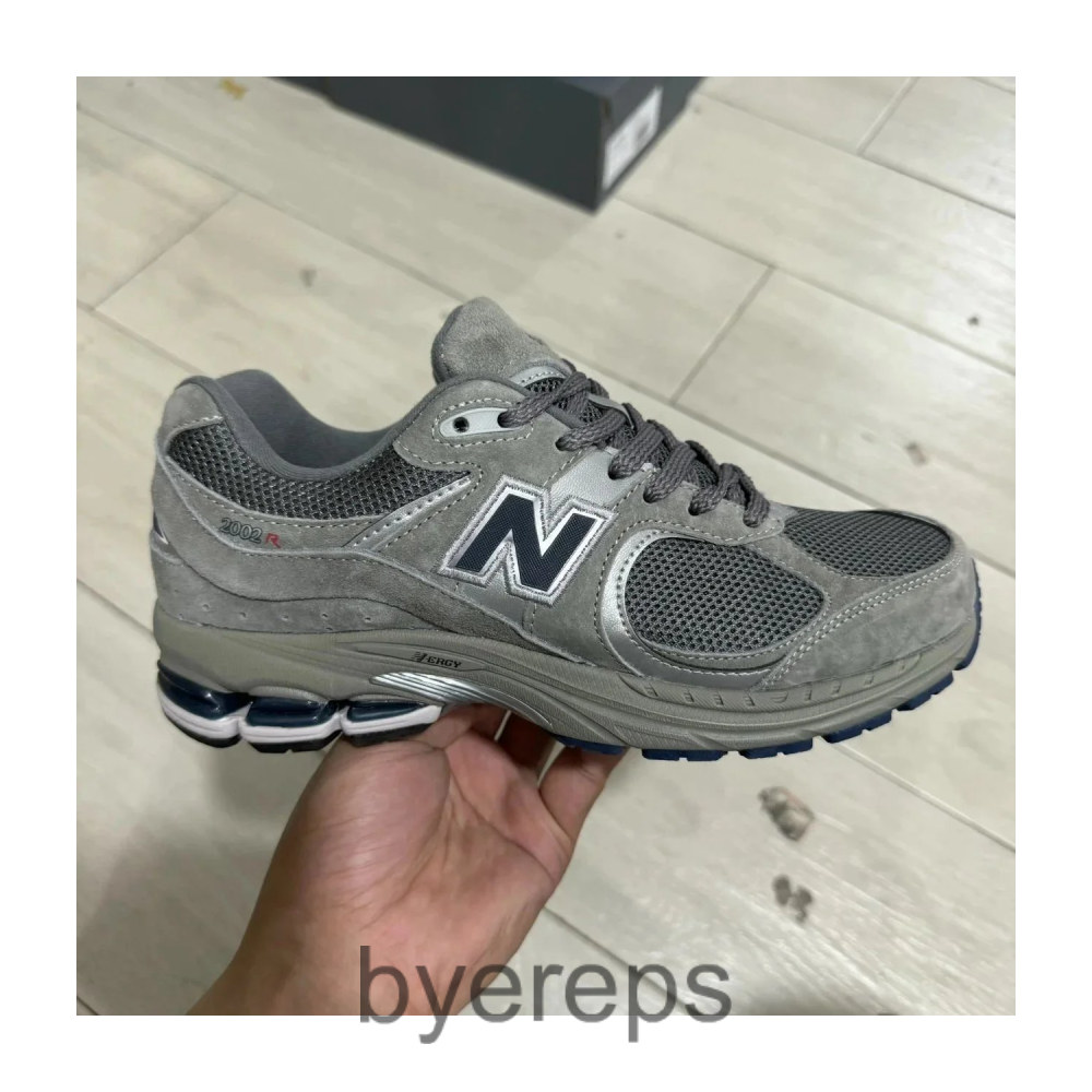New Balance 2002r