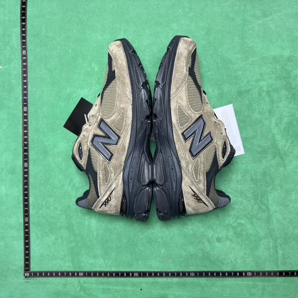 New Balance 990v3