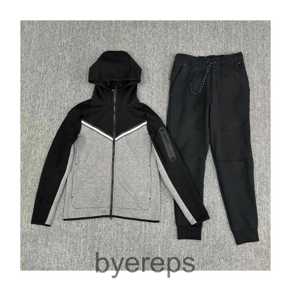 Nike 2023 Tech Fleece (26cw) — photo 3 of 4