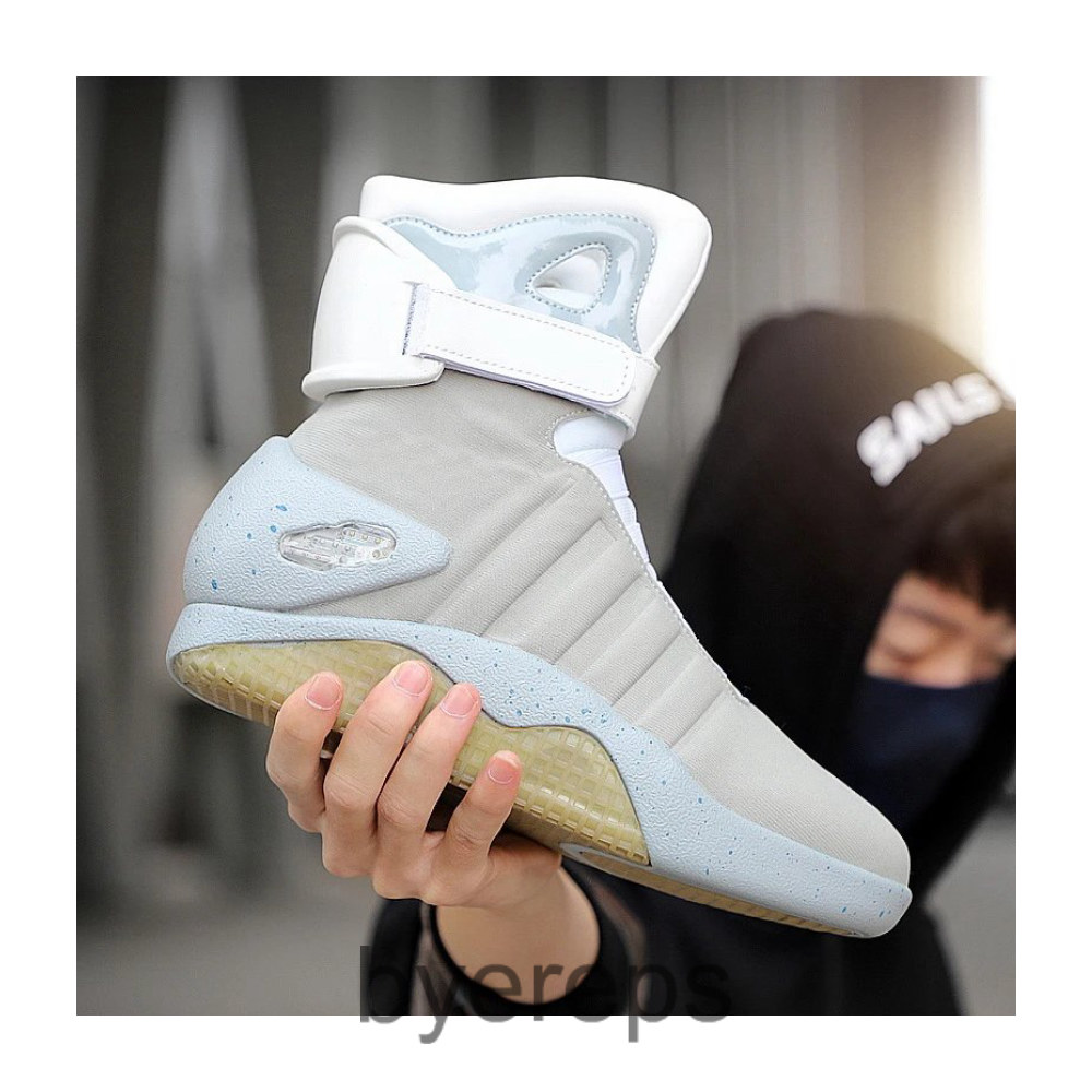 Nike Air Mags 2011 — photo 4 of 4