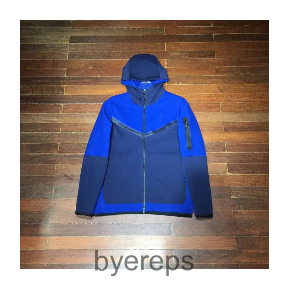 Nike Hoodie — photo 3 of 4