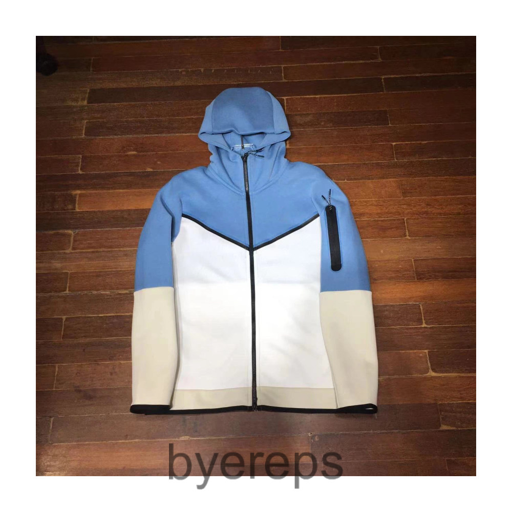 Nike Hoodie — photo 4 of 4