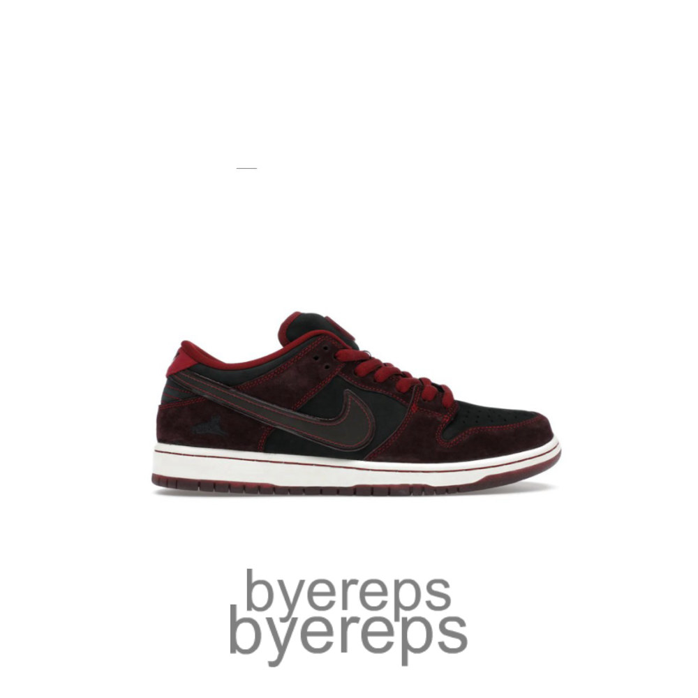 Nike SB Dunk Low Riot Skateshop