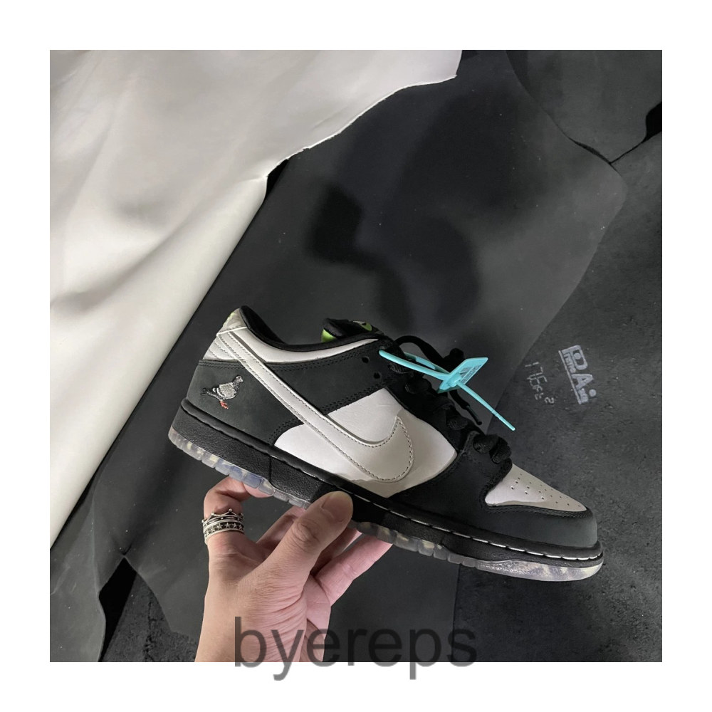 Nike SB Dunk Panda Pigeon