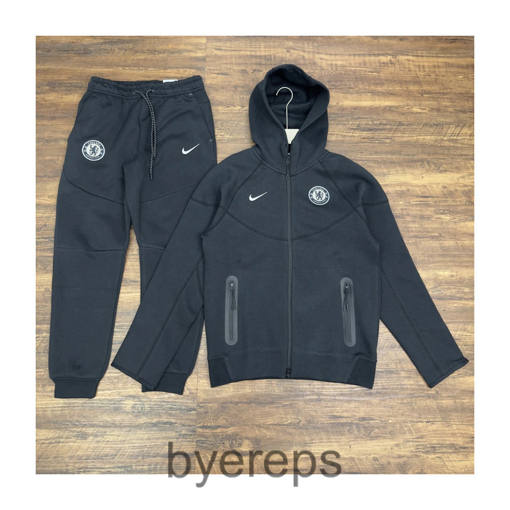 Nike Set — photo 2 of 4