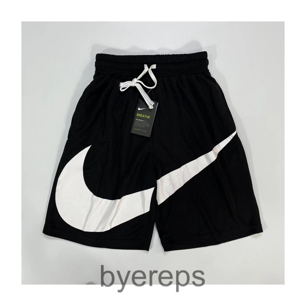 Nike Shorts — photo 2 of 4