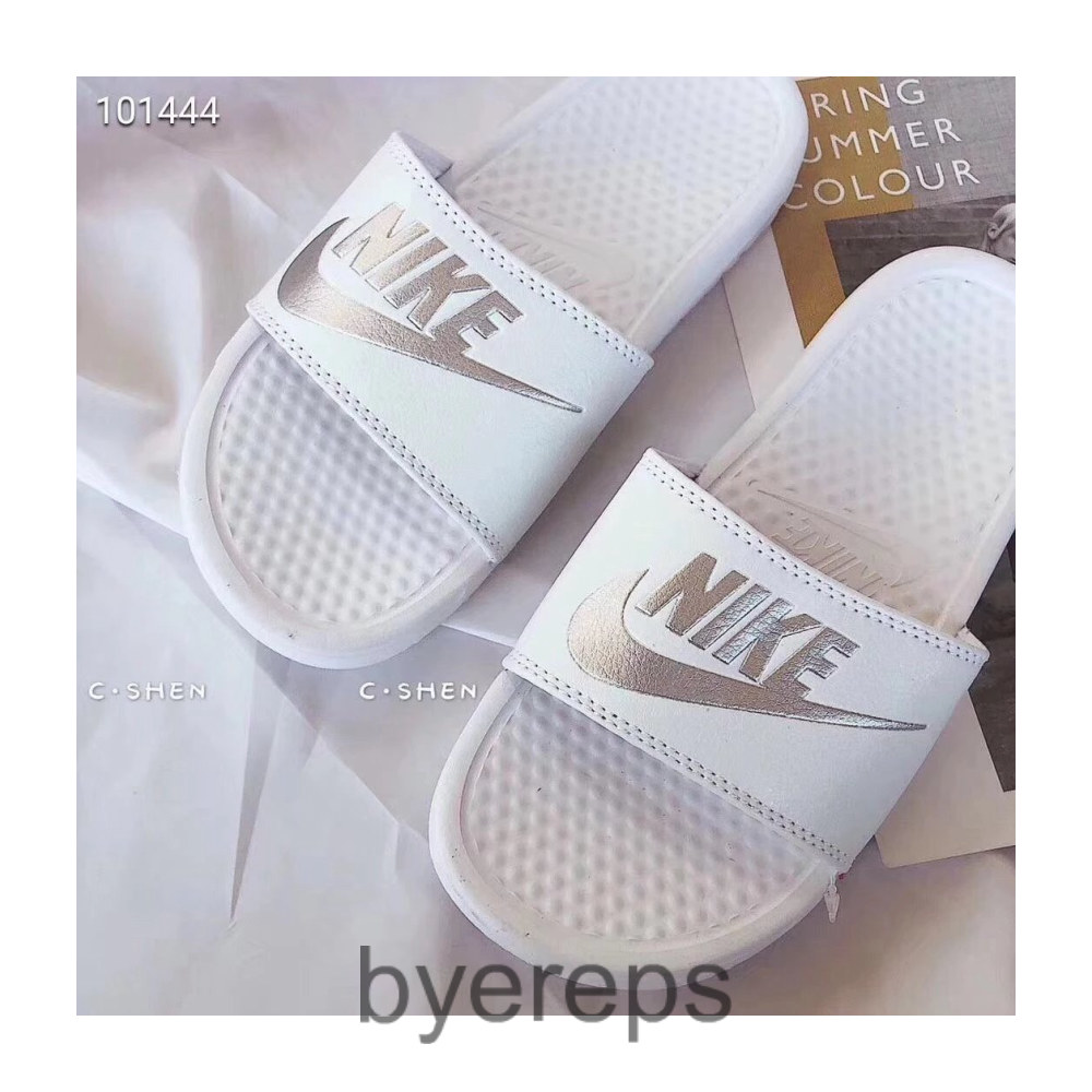 Nike Slides — photo 2 of 4