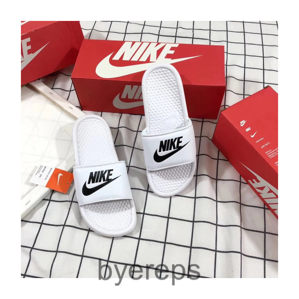 Nike Slides — photo 4 of 4