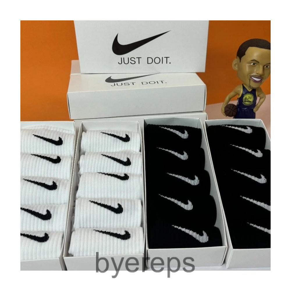 Nike Socks — photo 4 of 4