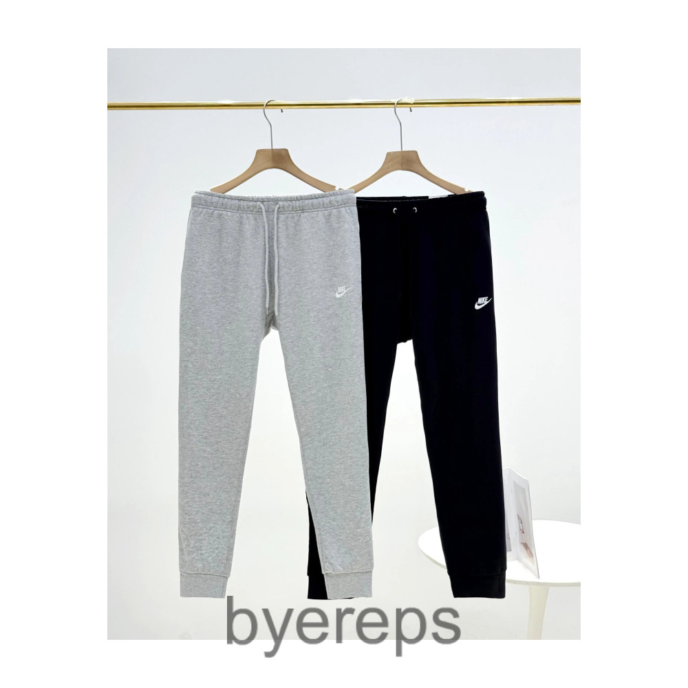 NIKE SPORTS PANTS — photo 2 of 4