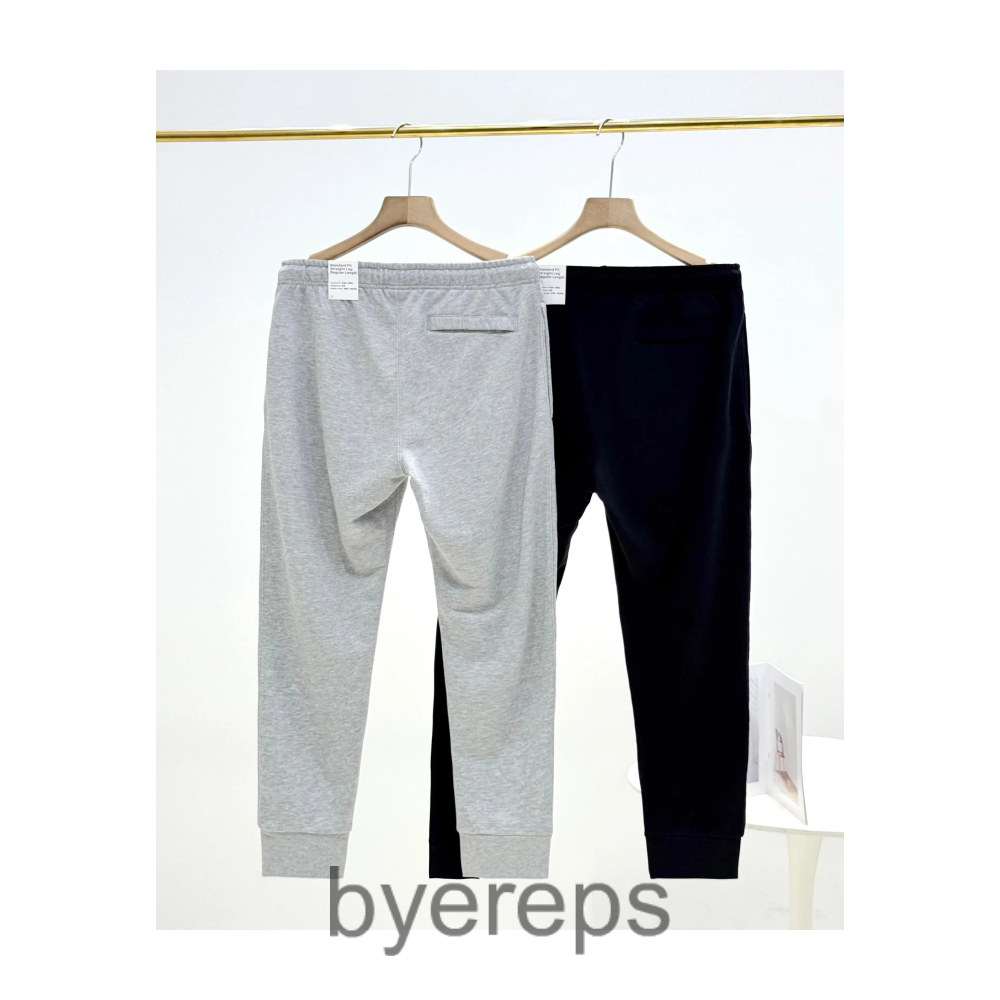 NIKE SPORTS PANTS — photo 3 of 4