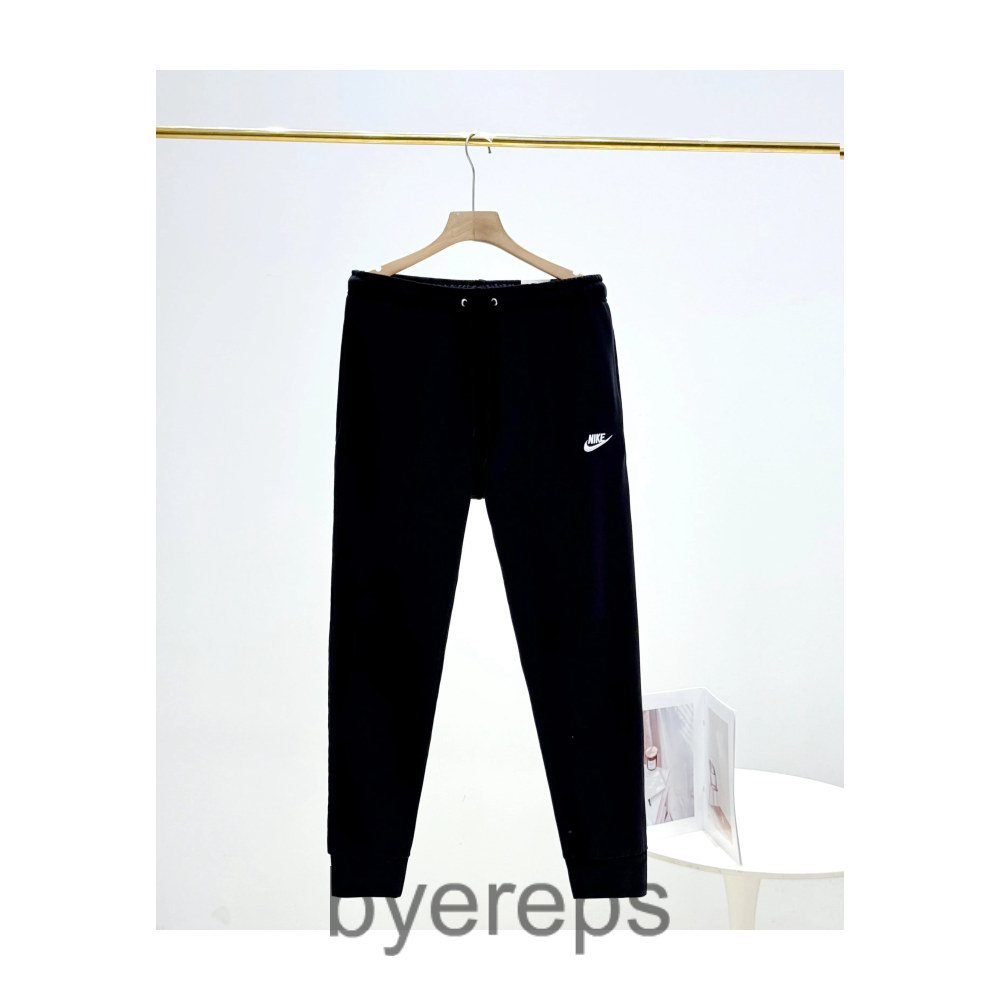 NIKE SPORTS PANTS — photo 4 of 4