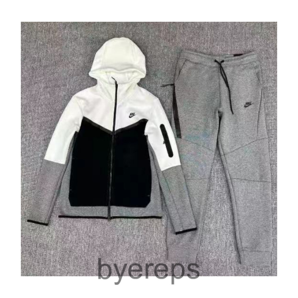Nike sports Suit ( 20 colors ) — photo 4 of 4