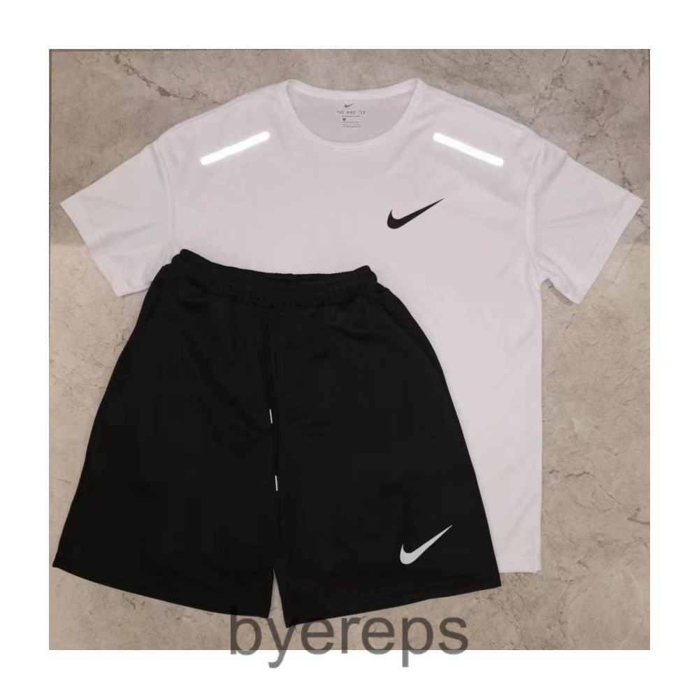 Nike T-shirt