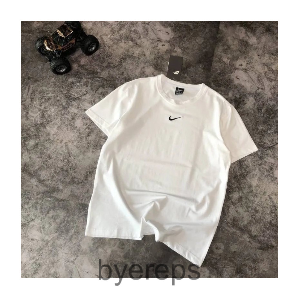 Nike T-shirt — photo 3 of 4