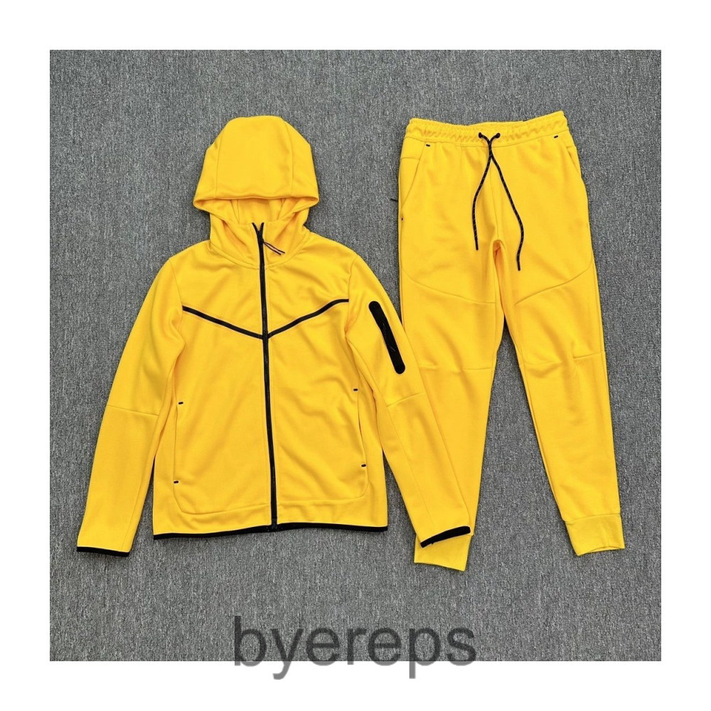 Nike Tech Fleece — photo 4 of 4