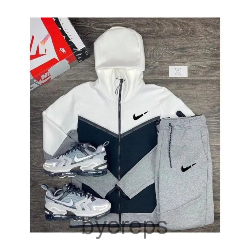 Nike tech fleece — photo 2 of 4