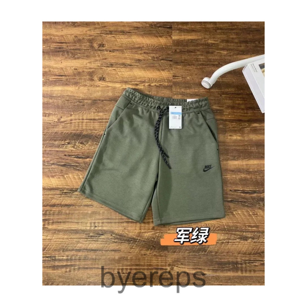 Nike Tech Shorts — photo 3 of 4