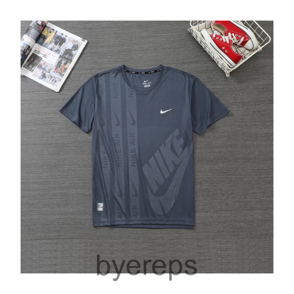 Nike Tee — photo 4 of 4