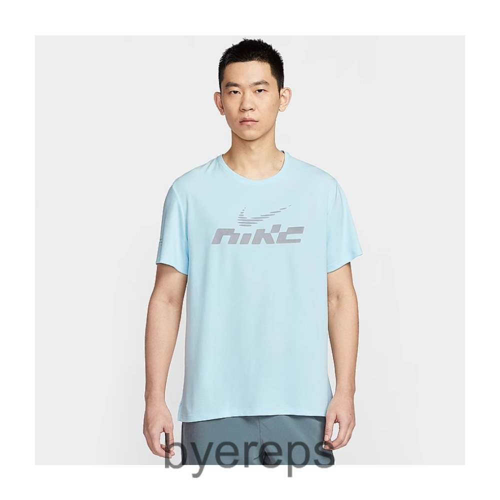 Nike Tee — photo 4 of 4