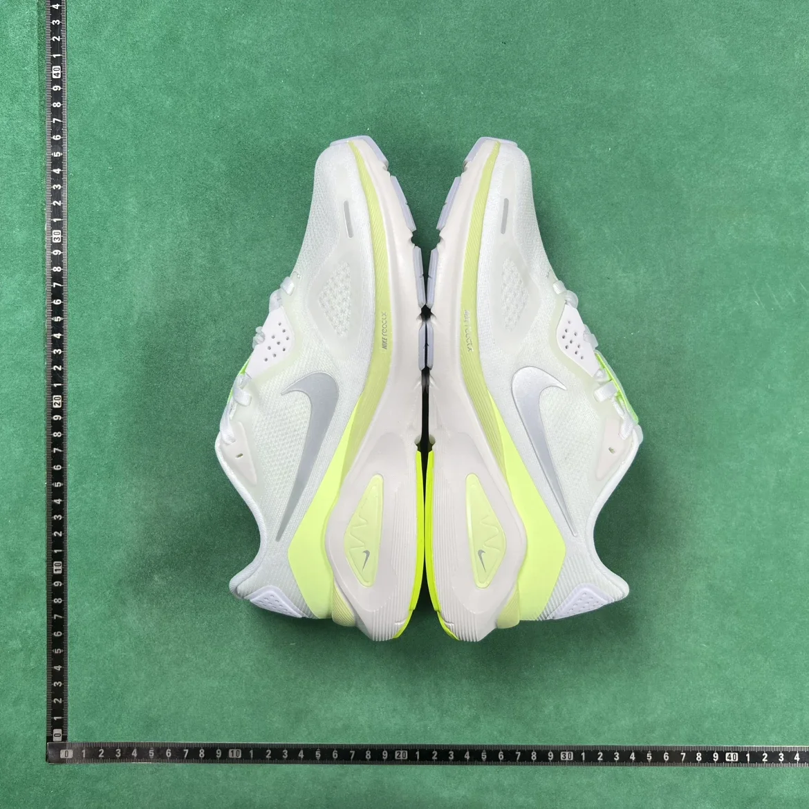 Nike Vomero 17