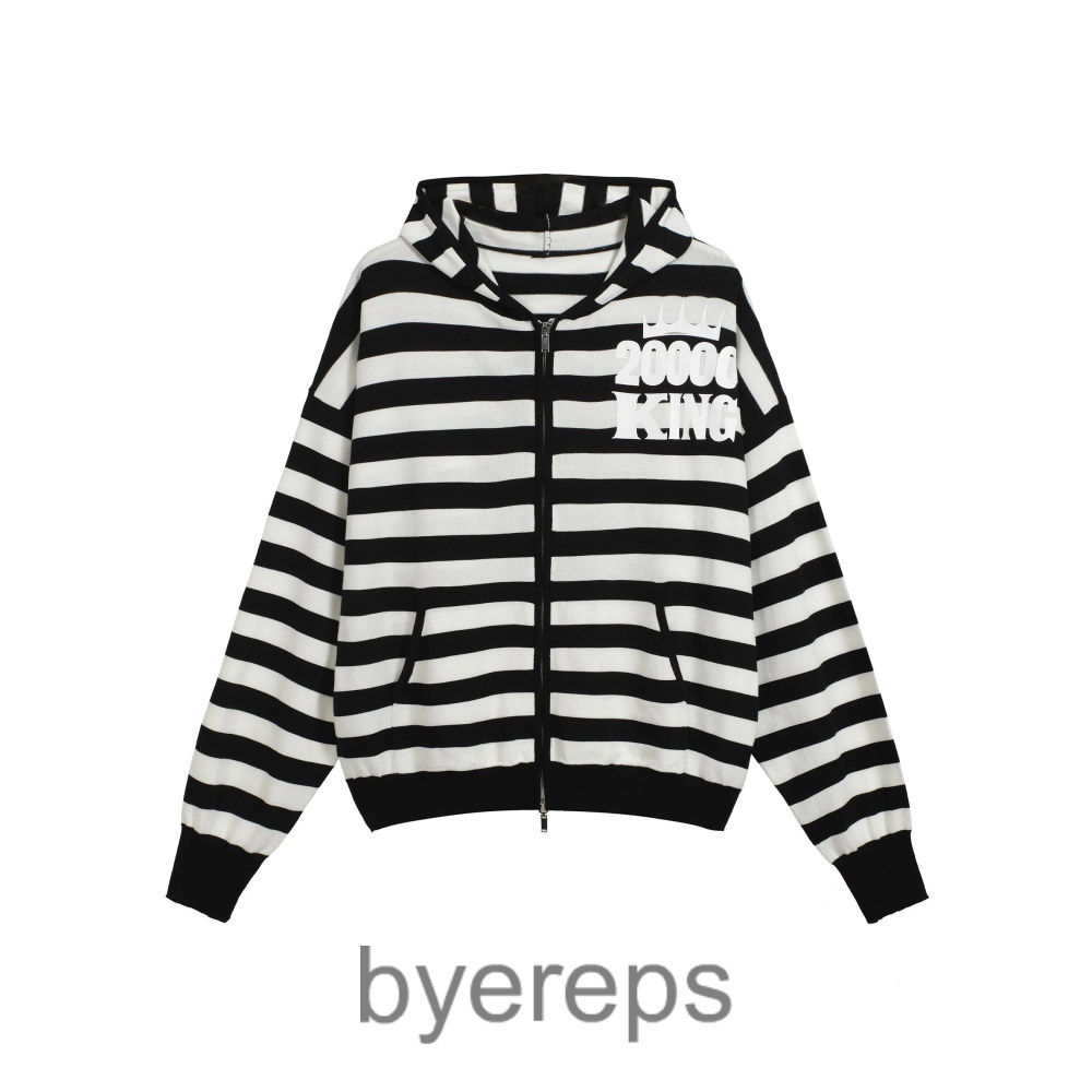 Nothingnessworld N1/Mustache Pirate Skull zip-up
