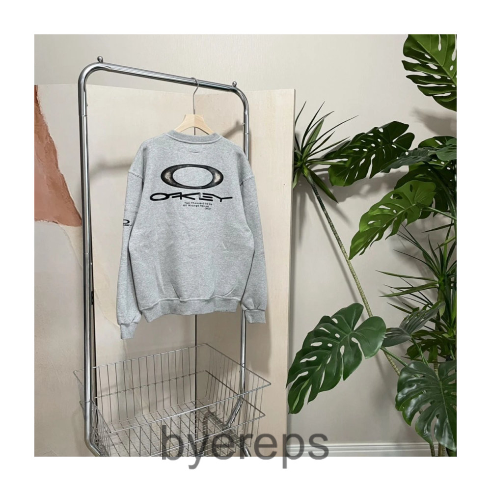 Unbranded Oakley hoodie — photo 2 of 4