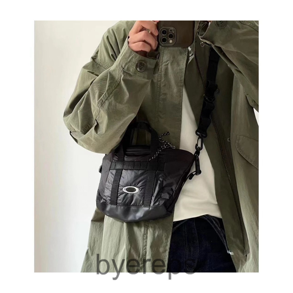 Unbranded Oakley Side Bag — photo 4 of 4