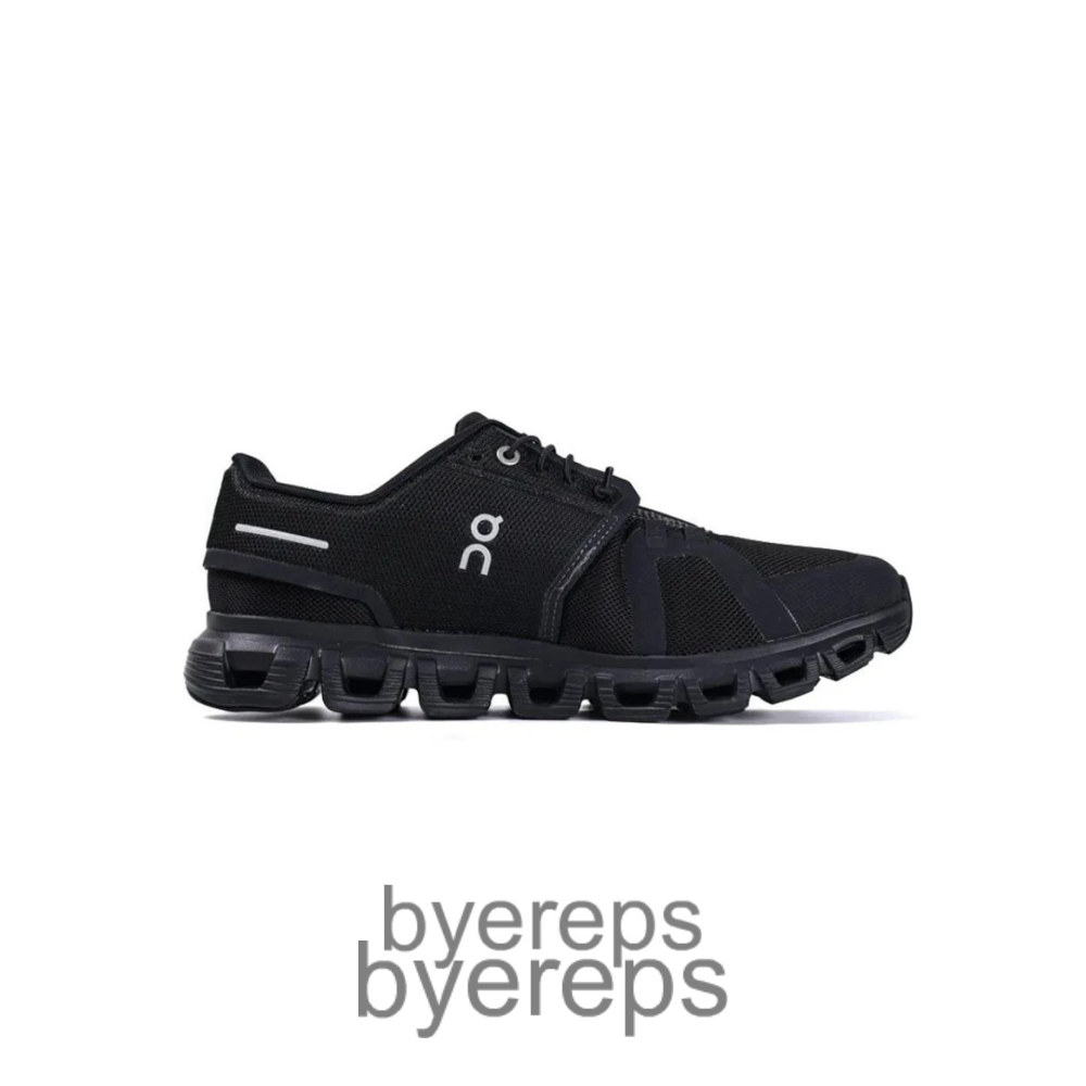 On Running Cloud 6 Triple Black