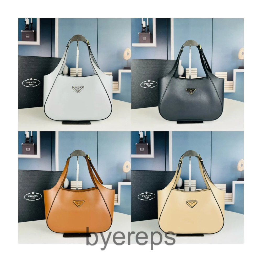 Prada Bag — photo 3 of 4