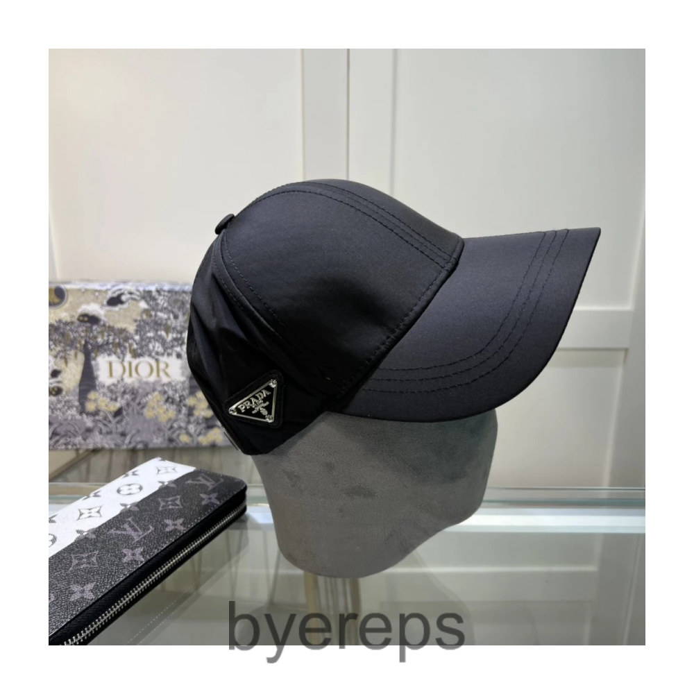 Prada Hat — photo 2 of 4