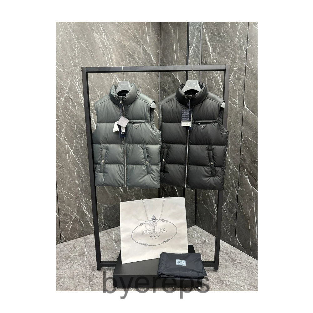 Prada Vest — photo 3 of 4